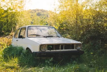 abandoned-car